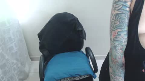 Snapshot of taissa_farmigga_vera chatting on October 13, 9:37 pm Juli online show from October 13, 9:37 pm