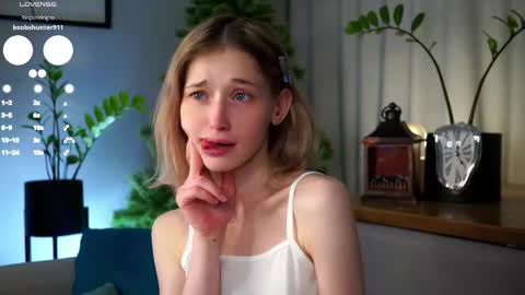 Mia online show from February 25, 12:58 am