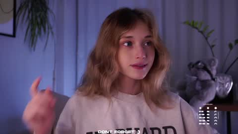 Mia online show from September 11, 1:39 am