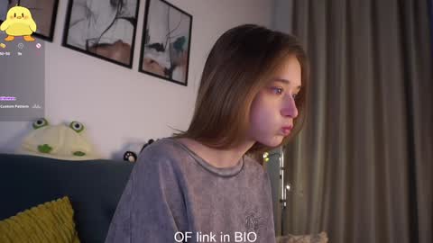 Mia online show from February 9, 1:31 am