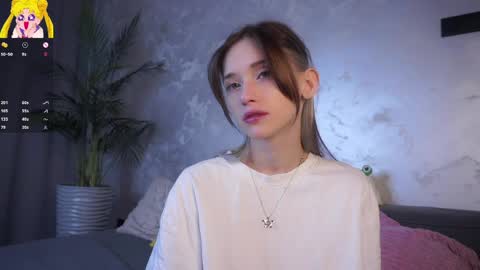 Mia online show from April 12, 1:54 am