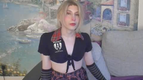 Snapshot of taka_s_paintroom chatting on September 14, 7:18 am Taka online show from September 14, 7:18 am