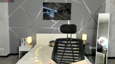 Sasha online show from December 17, 1:33 am