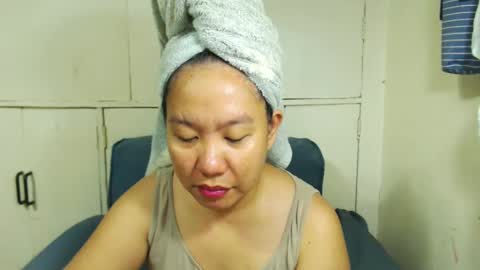 Snapshot of takemetoheavenbaby chatting on December 4, 2:53 am anne online show from December 4, 2:53 am