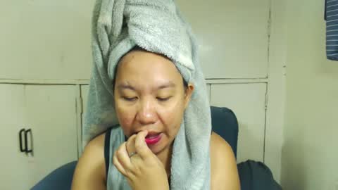 Snapshot of takemetoheavenbaby chatting on December 11, 5:32 am anne online show from December 11, 5:32 am