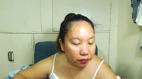 Snapshot of takemetoheavenbaby chatting on December 25, 1:42 am anne online show from December 25, 1:42 am