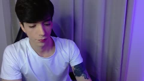 Snapshot of takeru___ chatting on October 7, 6:43 am takeru___ online show from October 7, 6:43 am