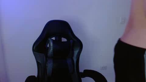 Snapshot of takeru___ chatting on February 8, 7:56 am takeru___ online show from February 8, 7:56 am