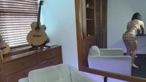 Snapshot of talia__velvet chatting on November 28, 1:47 pm talia__velvet online show from November 28, 1:47 pm