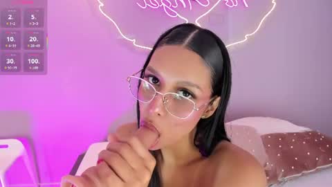 Snapshot of talianahernandez chatting on July 15, 4:45 pm talianahernandez online show from July 15, 4:45 pm