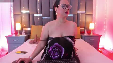 tali  online show from December 15, 9:52 pm