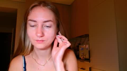  Kira  online show from November 8, 6:35 am