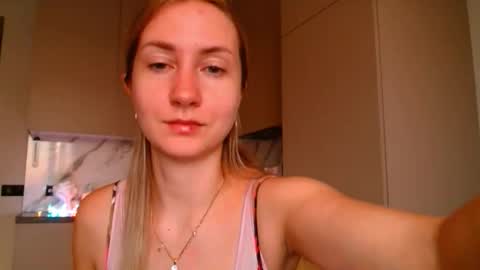  Kira  online show from December 16, 6:18 am