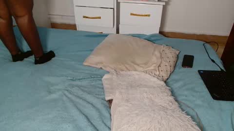 butterflyass online show from January 13, 8:30 am