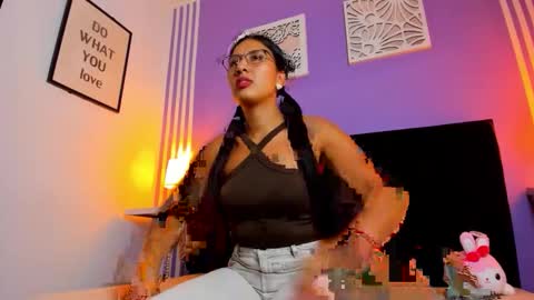 tall_hot_brunette online show from December 15, 3:55 am