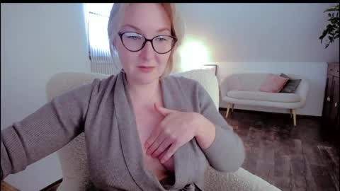 Snapshot of tallinnlove chatting on April 30, 12:00 pm tallinnlove online show from April 30, 12:00 pm