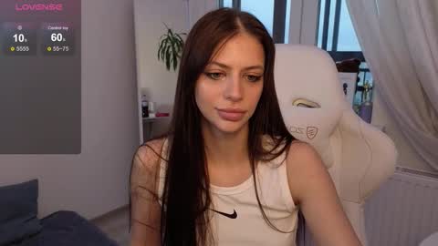 Snapshot of tamagotchi_san chatting on November 24, 4:45 am Daria Promisess online show from November 24, 4:45 am