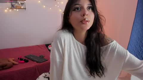Snapshot of tamara_aluna_ chatting on June 2, 4:31 pm Tamy online show from June 2, 4:31 pm