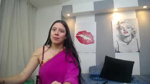 Snapshot of tamara_priya chatting on July 15, 11:37 am Tamara online show from July 15, 11:37 am