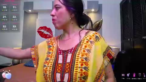 Snapshot of tamara_priya chatting on July 28, 3:21 pm Tamara online show from July 28, 3:21 pm