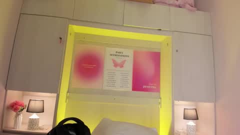 Tami online show from February 16, 7:43 pm