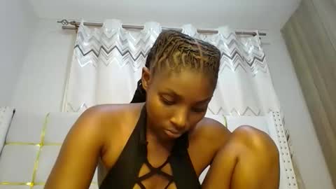 Snapshot of tamia538235 chatting on February 10, 5:25 am tamia online show from February 10, 5:25 am