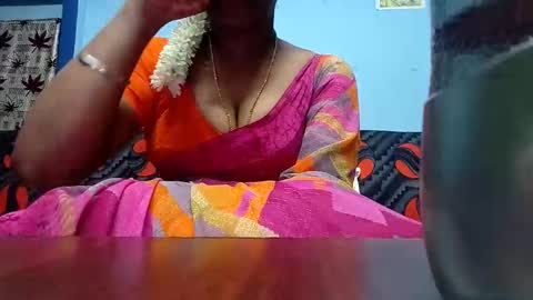 Snapshot of tamilmadhi520 chatting on May 17, 5:53 pm tamilmadhi520 online show from May 17, 5:53 pm