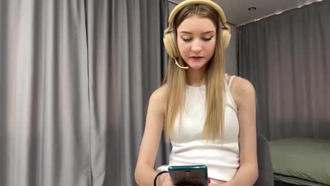 Melissa online show from March 29, 8:25 am