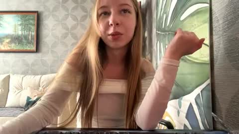 Snapshot of tammiglembocki chatting on April 24, 11:23 am Jenny online show from April 24, 11:23 am
