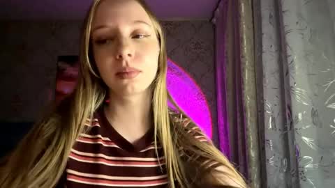 Snapshot of tammiglembocki chatting on April 25, 5:43 pm Jenny online show from April 25, 5:43 pm