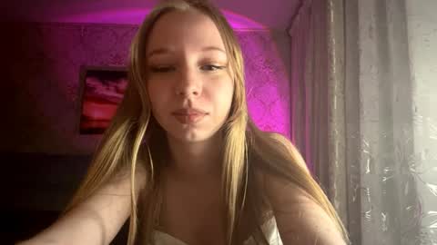 Snapshot of tammiglembocki chatting on May 1, 7:40 pm Jenny online show from May 1, 7:40 pm