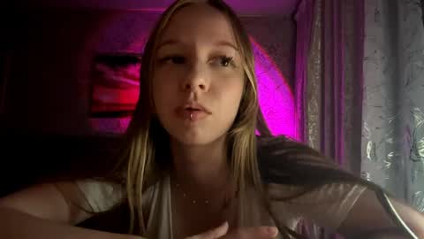 Snapshot of tammiglembocki chatting on May 8, 7:08 pm Jenny online show from May 8, 7:08 pm