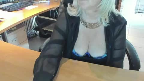 Snapshot of tammy4camfun chatting on June 17, 11:34 am Tammy online show from June 17, 11:34 am