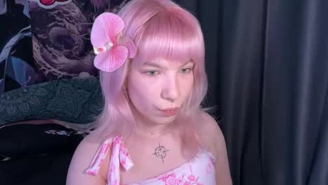 Lola online show from December 21, 7:10 pm