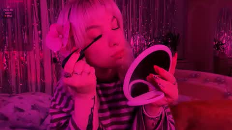 Lola online show from January 9, 7:15 pm