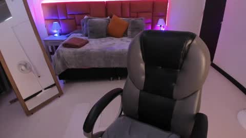 Tamy  online show from March 26, 8:25 pm