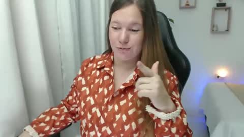 Snapshot of tamy_shine87 chatting on December 17, 1:50 am Im Samy online show from December 17, 1:50 am