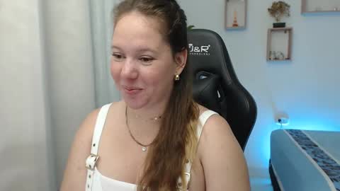 Snapshot of tamy_shine87 chatting on December 27, 12:07 am Im Samy online show from December 27, 12:07 am