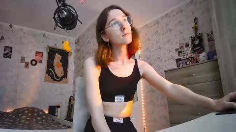 Snapshot of tangerine4dreams chatting on June 3, 9:34 am Milena Kuprianova online show from June 3, 9:34 am