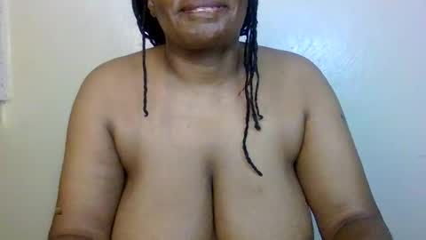 Snapshot of tania_bby chatting on March 14, 4:12 pm tania_bby online show from March 14, 4:12 pm