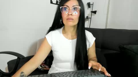 tania online show from May 7, 6:57 pm