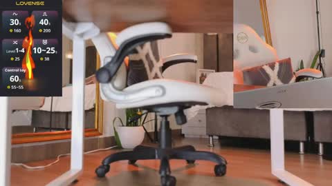 Tania Dias online show from April 7, 8:42 pm