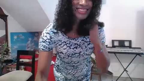 Snapshot of tanialopaz chatting on February 16, 6:54 am TaniaBitch online show from February 16, 6:54 am