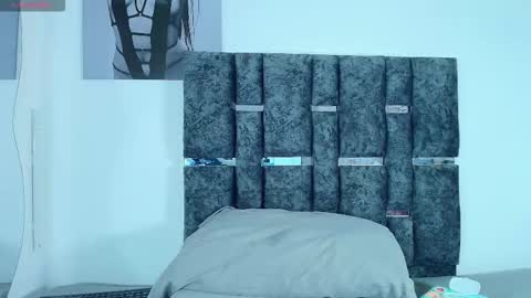 Snapshot of taniamilan chatting on February 7, 10:52 am Tania online show from February 7, 10:52 am