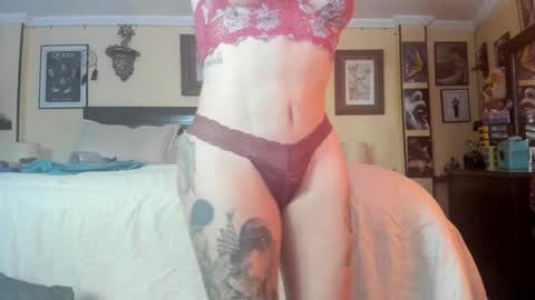 Snapshot of taniarock_17sex chatting on December 2, 11:45 am Tania Marin online show from December 2, 11:45 am