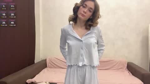 Mia online show from March 22, 1:20 am