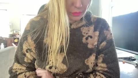 Snapshot of tantricbella chatting on February 6, 9:07 pm tantricbella online show from February 6, 9:07 pm
