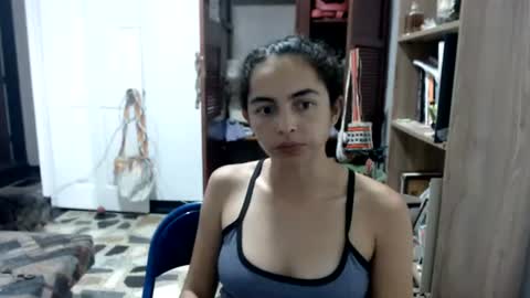 Snapshot of tantricroots chatting on June 21, 12:02 am Angeline Follow online show from June 21, 12:02 am