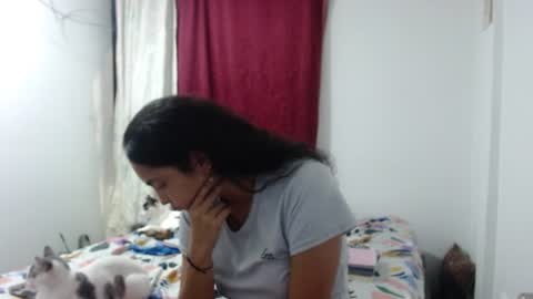 Snapshot of tantricroots chatting on June 27, 2:05 am Angeline Follow online show from June 27, 2:05 am