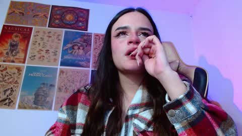 Snapshot of tara_hs chatting on December 6, 5:11 pm online show from December 6, 5:11 pm